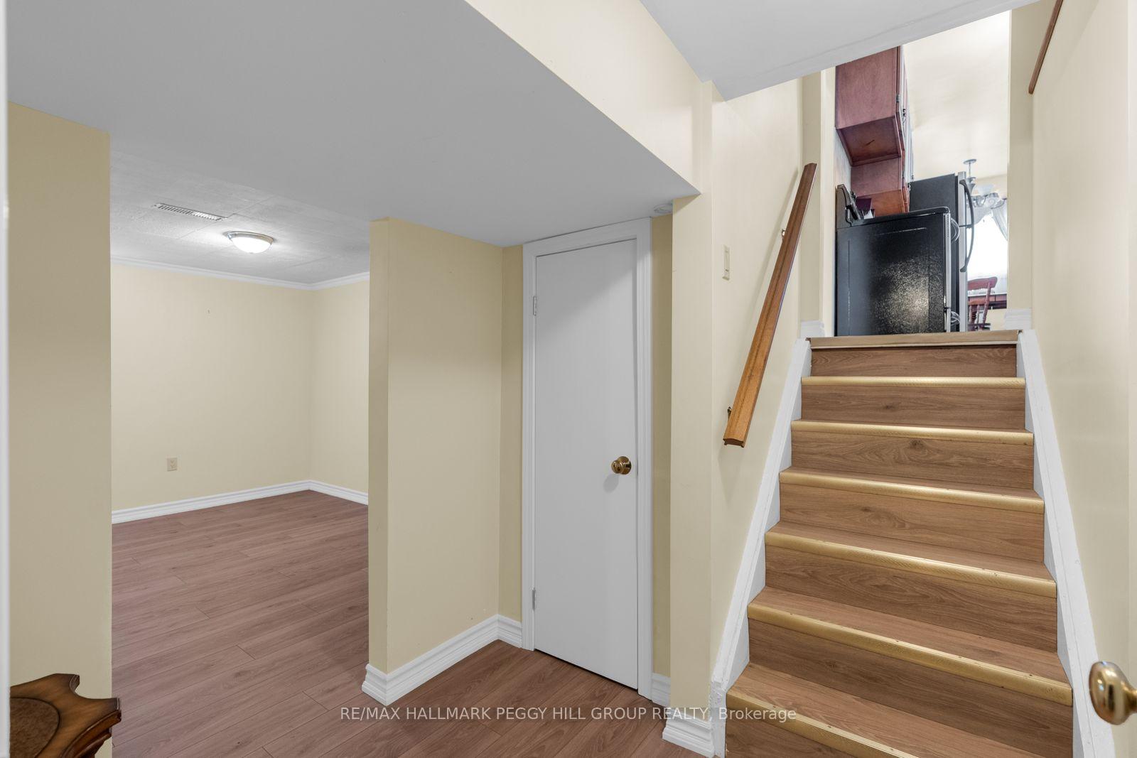 Photo 11 of 208 Garson Street, Barrie, Painswick North — HOMEH