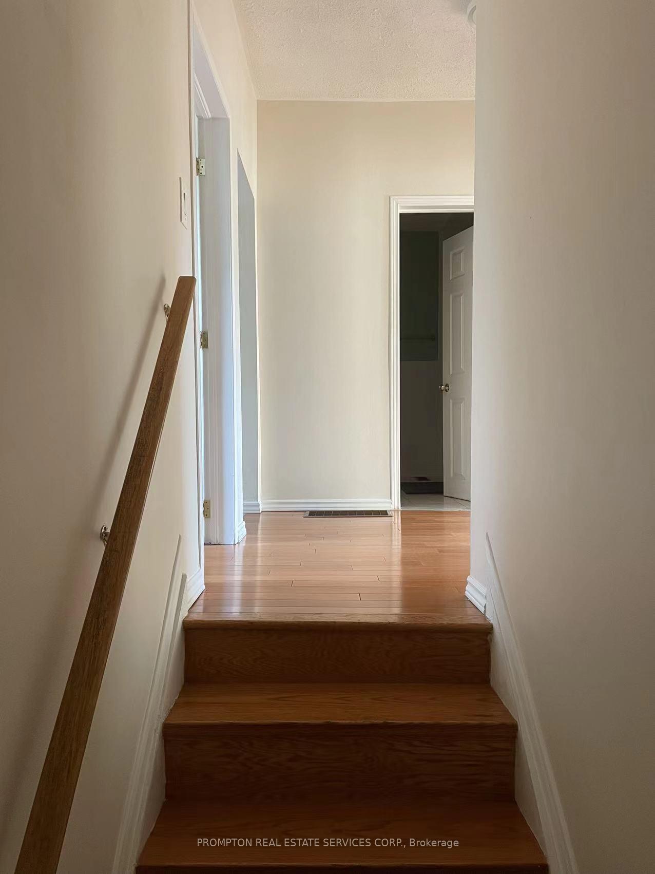 Photo of 763 Dundas Street W