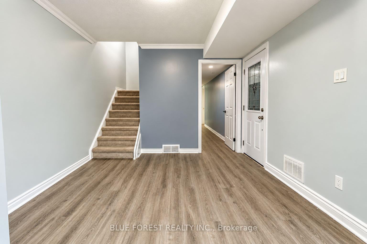 Photo 3 of Unit 8, 12 Mcmaster Crescent, London, South M — HOMEH