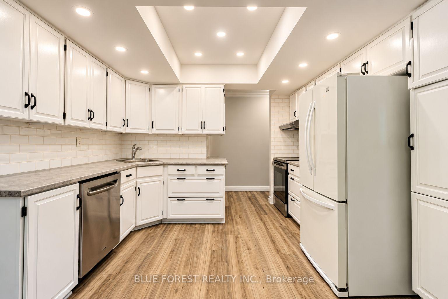 Photo 10 of Unit 8, 12 Mcmaster Crescent, London, South M — HOMEH