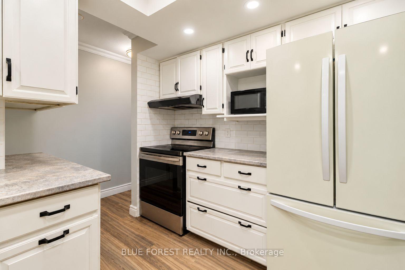 Photo 11 of Unit 8, 12 Mcmaster Crescent, London, South M — HOMEH
