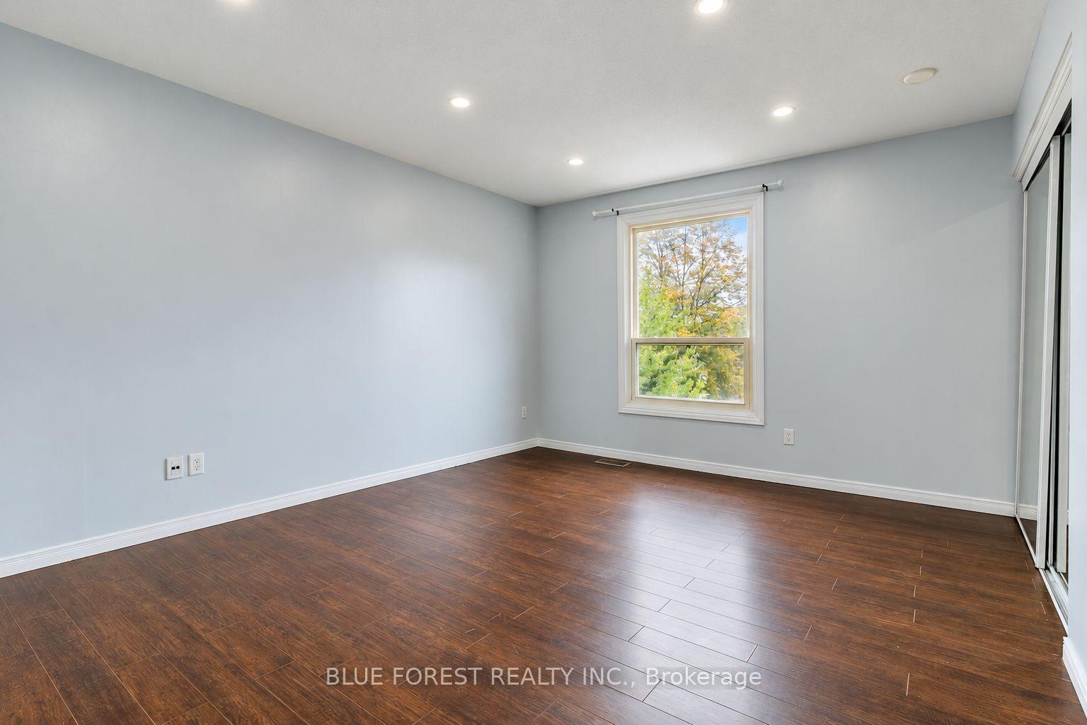 Photo 13 of Unit 8, 12 Mcmaster Crescent, London, South M — HOMEH