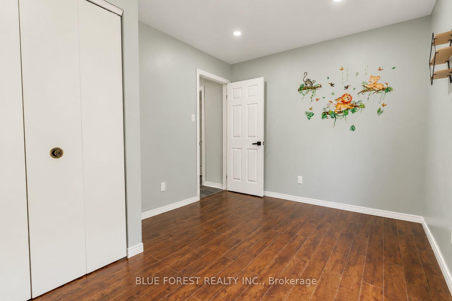 Photo 23 of Unit 8, 12 Mcmaster Crescent, London, South M — HOMEH