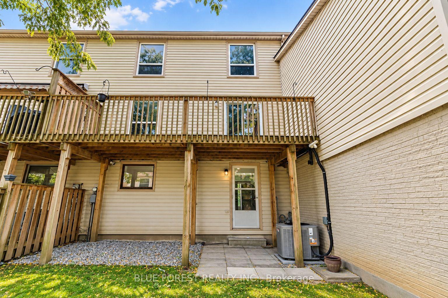 Photo 27 of Unit 8, 12 Mcmaster Crescent, London, South M — HOMEH