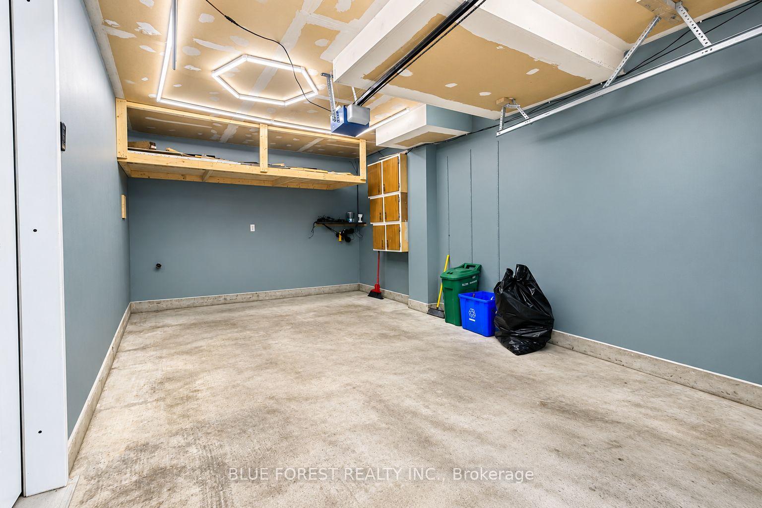Photo 37 of Unit 8, 12 Mcmaster Crescent, London, South M — HOMEH