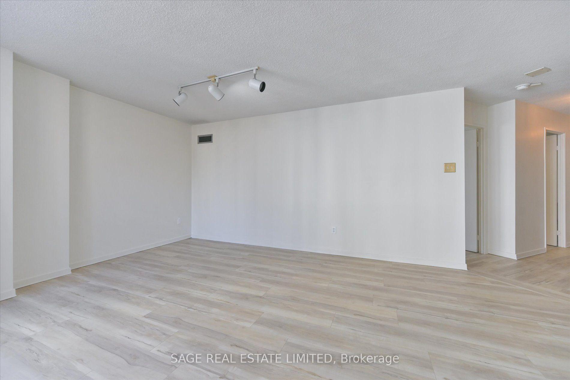 Photo 12 of Unit 1004, 25 Maitland Street, Toronto, Church-Yonge Corridor — HOMEH