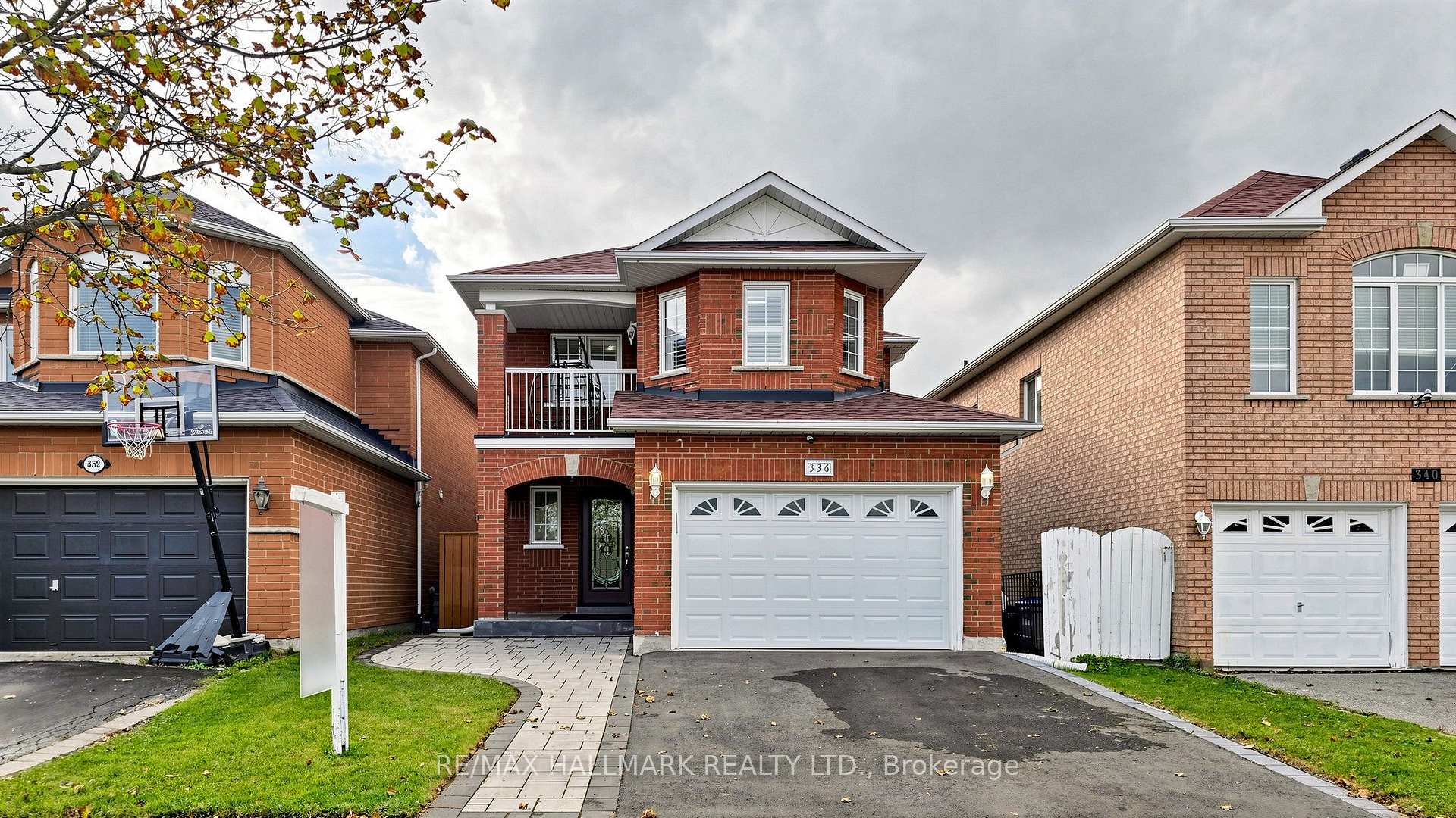 Photo 3 of 336 St Joan of Arc Avenue, Vaughan, Maple — HOMEH
