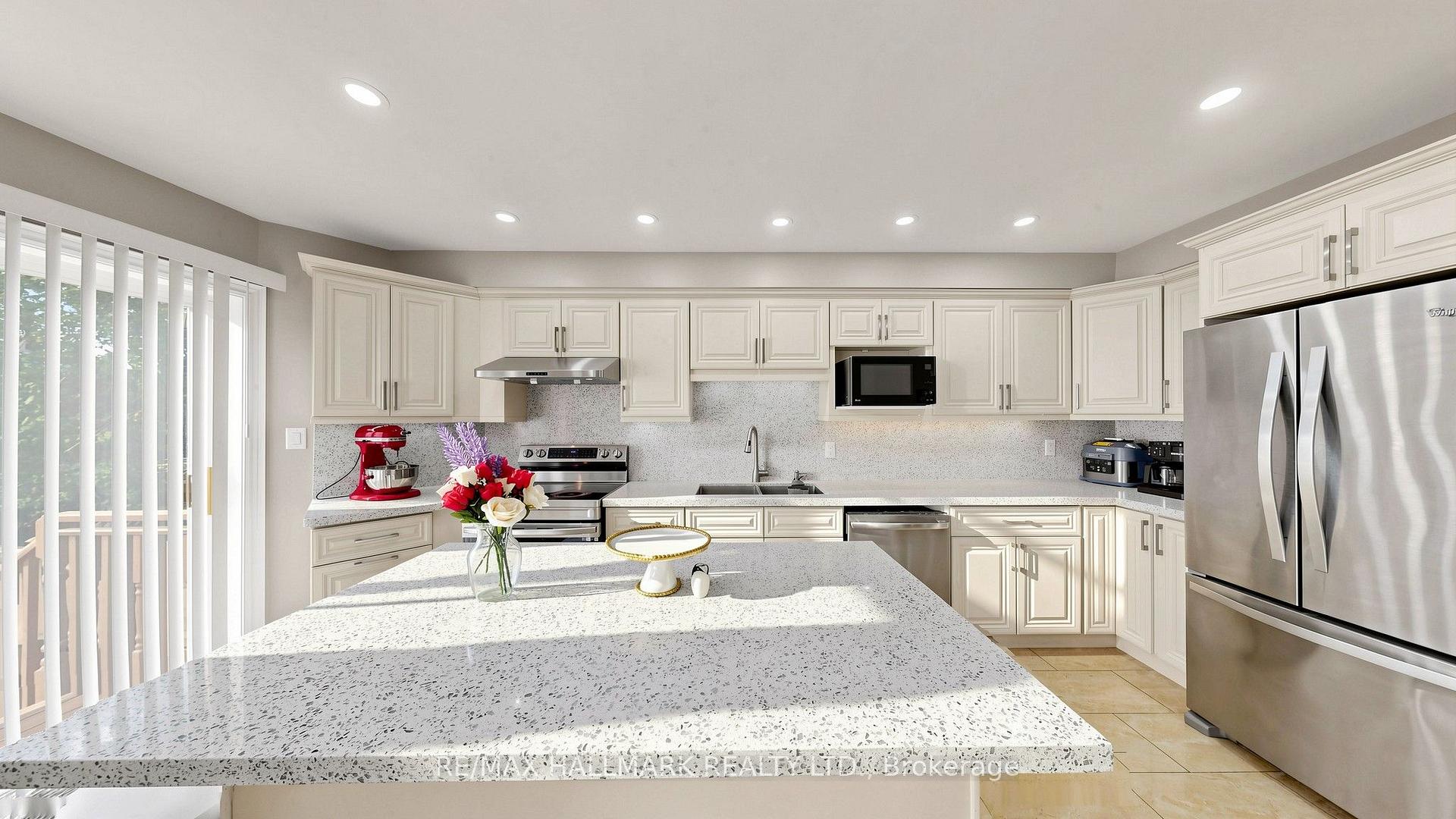 Photo 14 of 336 St Joan of Arc Avenue, Vaughan, Maple — HOMEH