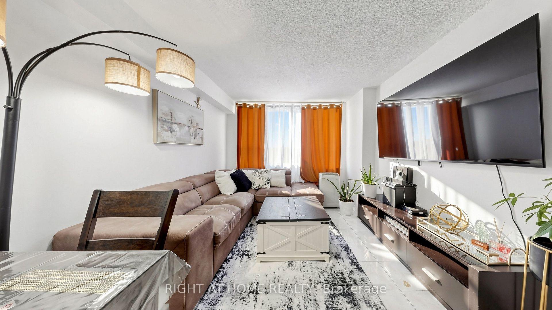 Photo 8 of Unit 904, 100 Lotherton Pathway, North York, Yorkdale-Glen Park — HOMEH