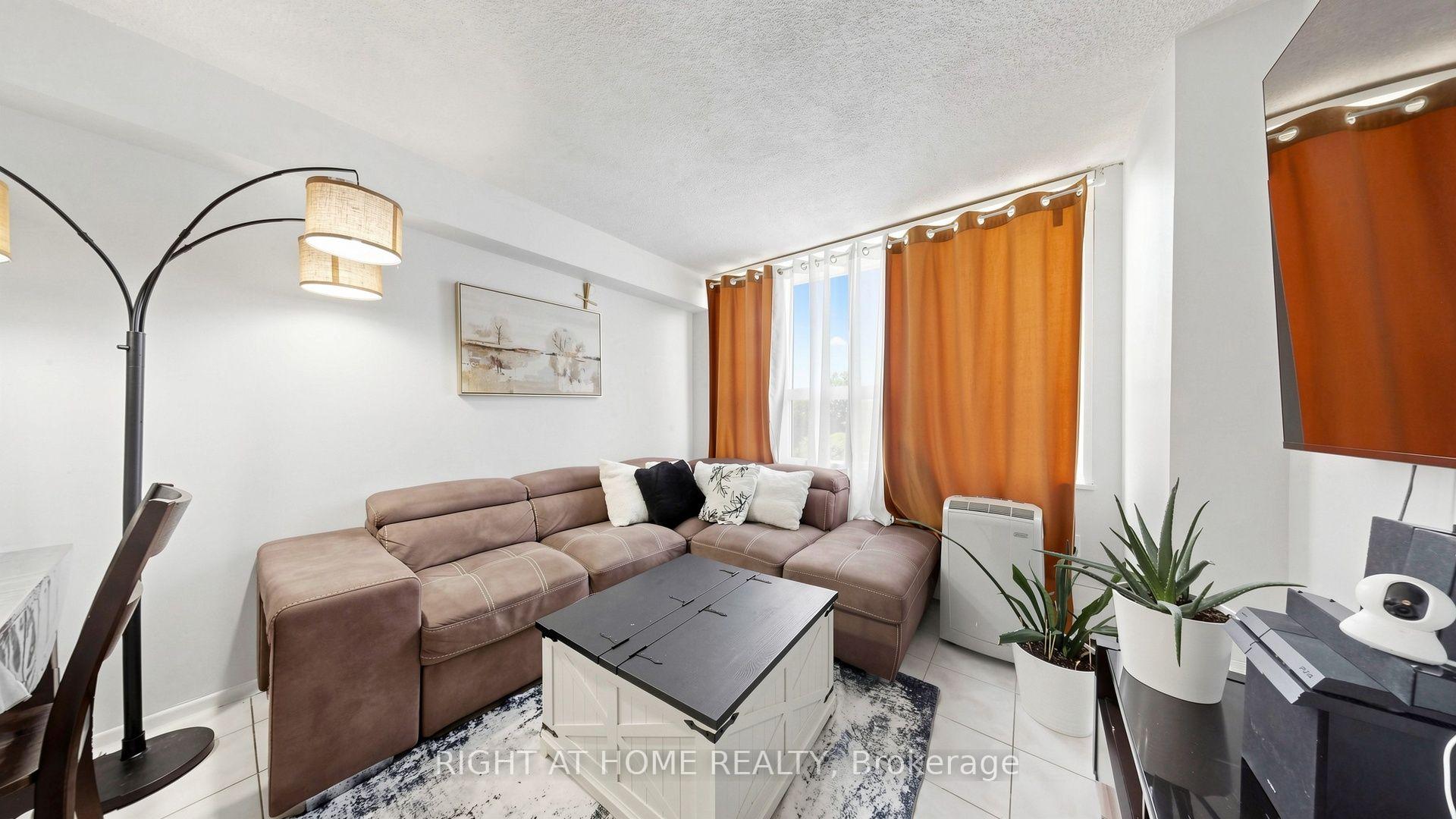 Photo 9 of Unit 904, 100 Lotherton Pathway, North York, Yorkdale-Glen Park — HOMEH