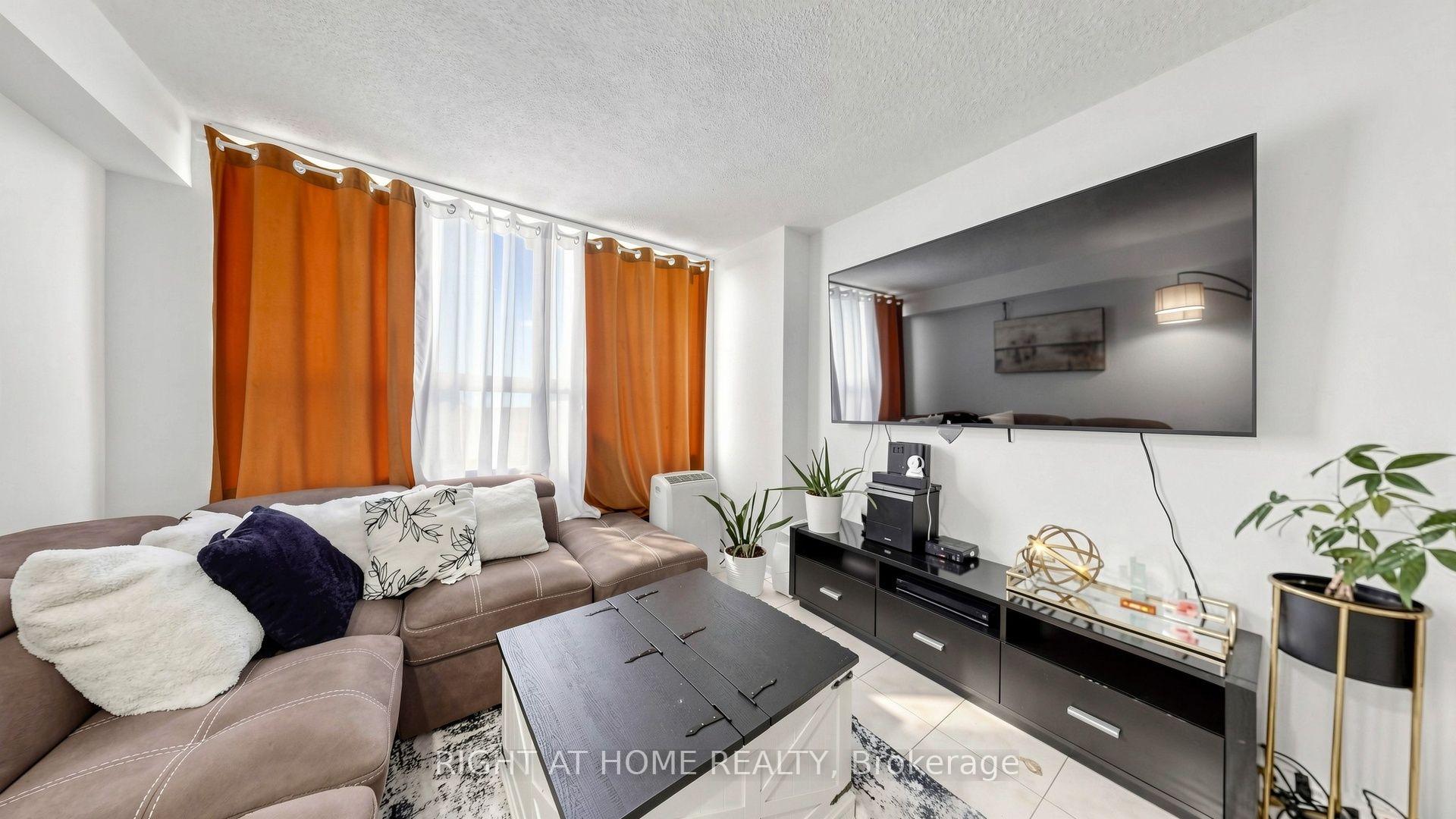Photo 10 of Unit 904, 100 Lotherton Pathway, North York, Yorkdale-Glen Park — HOMEH