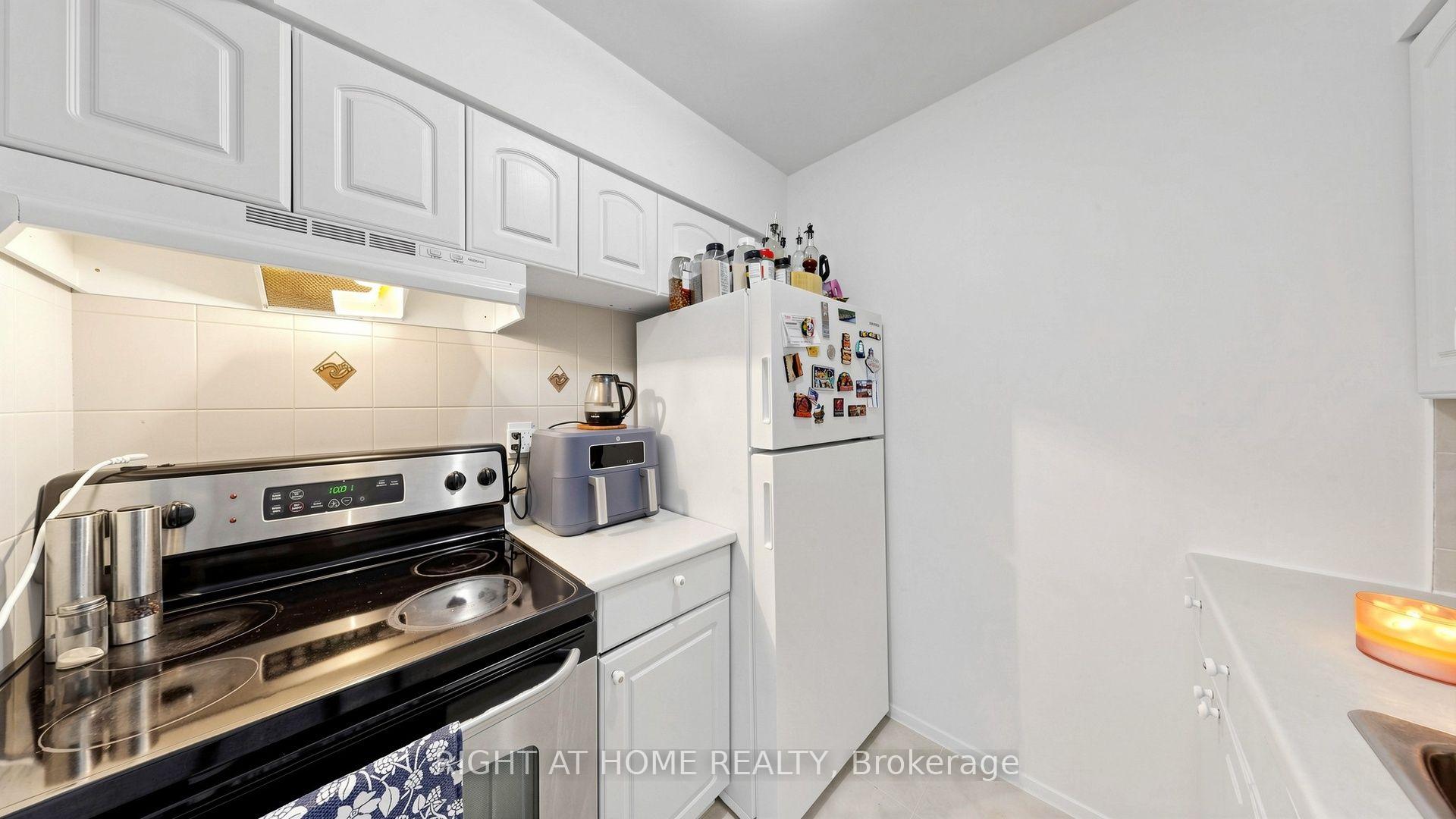 Photo 19 of Unit 904, 100 Lotherton Pathway, North York, Yorkdale-Glen Park — HOMEH