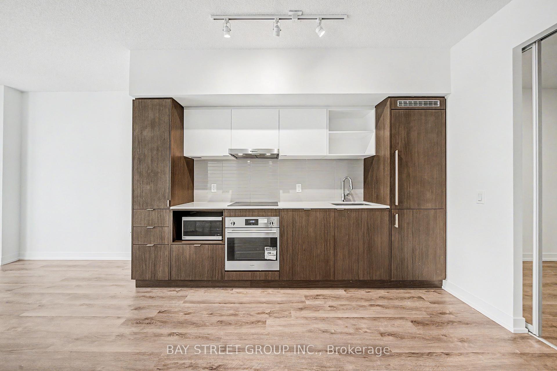 Photo 6 of Unit 806, 138 Downes Street, Toronto, Waterfront Communities — HOMEH