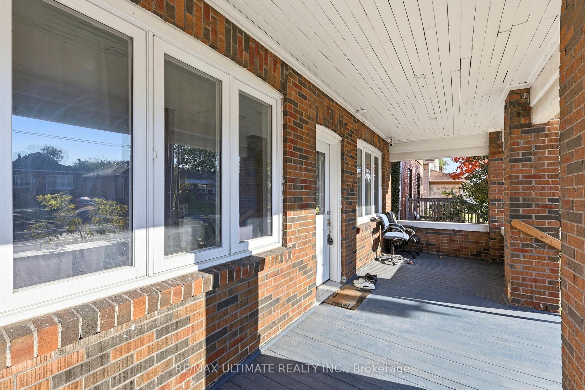 Photo 5 of 183 Ritson Road S, Oshawa, Central — HOMEH