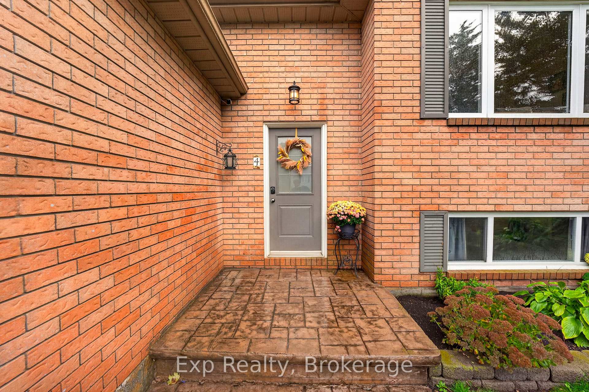 Photo 3 of 4 Harbourview Crescent, Prince Edward County, Wellington Ward — HOMEH