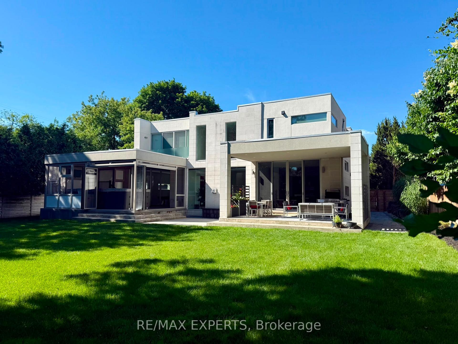 Photo of 1527 Glenhill Crescent