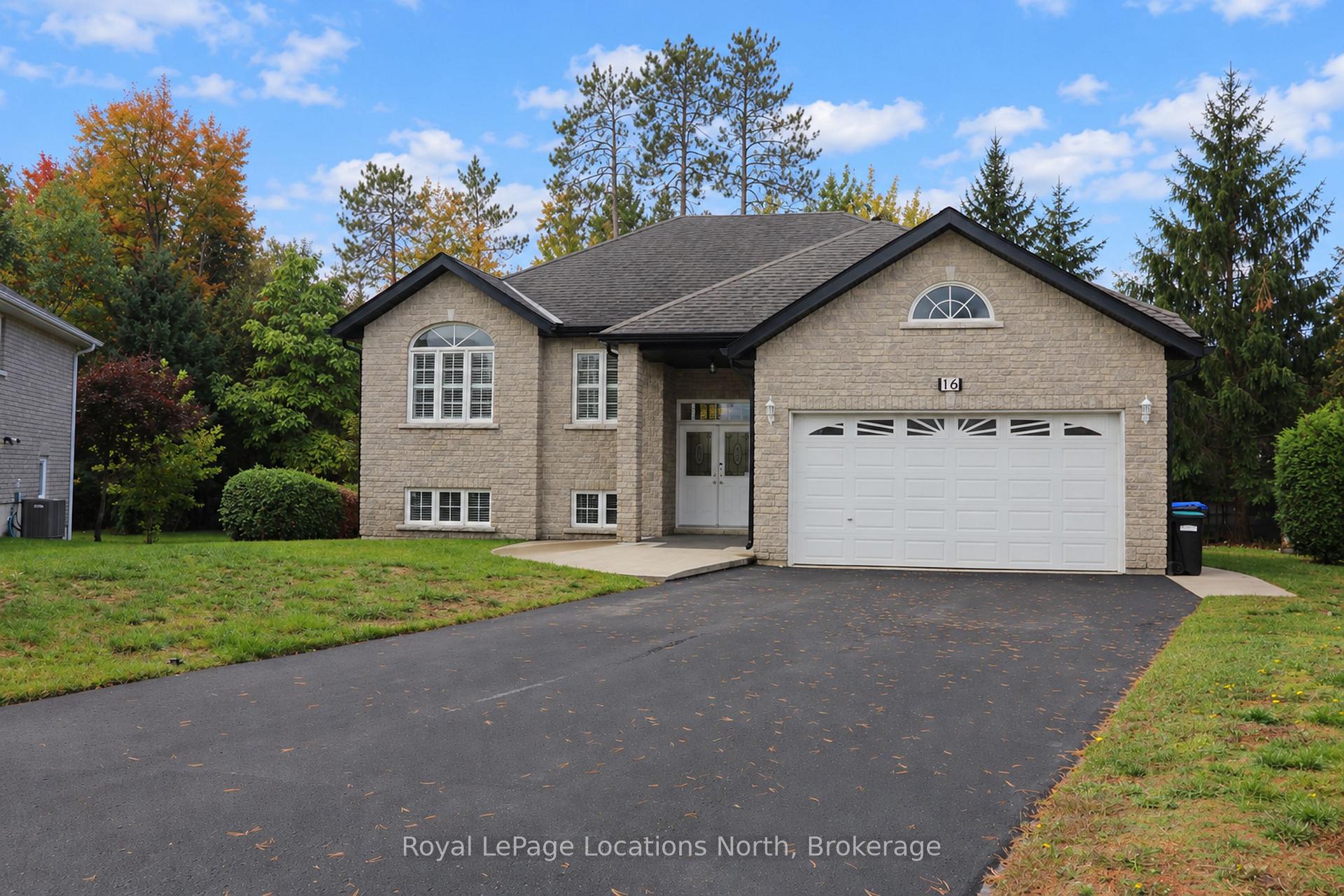 Photo 2 of 16 Donato Way, Wasaga Beach — HOMEH