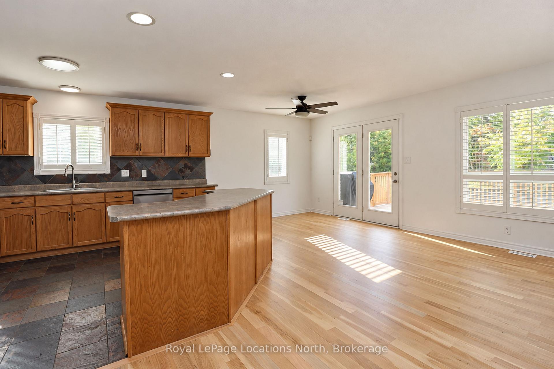 Photo 8 of 16 Donato Way, Wasaga Beach — HOMEH