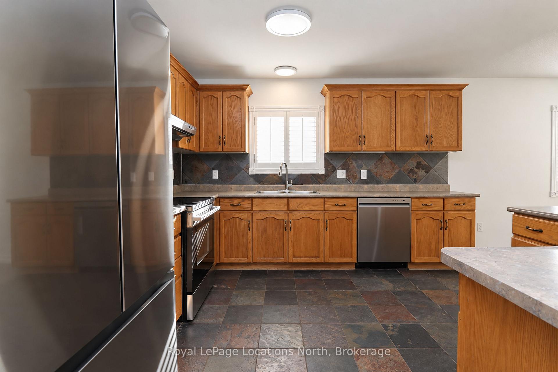 Photo 11 of 16 Donato Way, Wasaga Beach — HOMEH