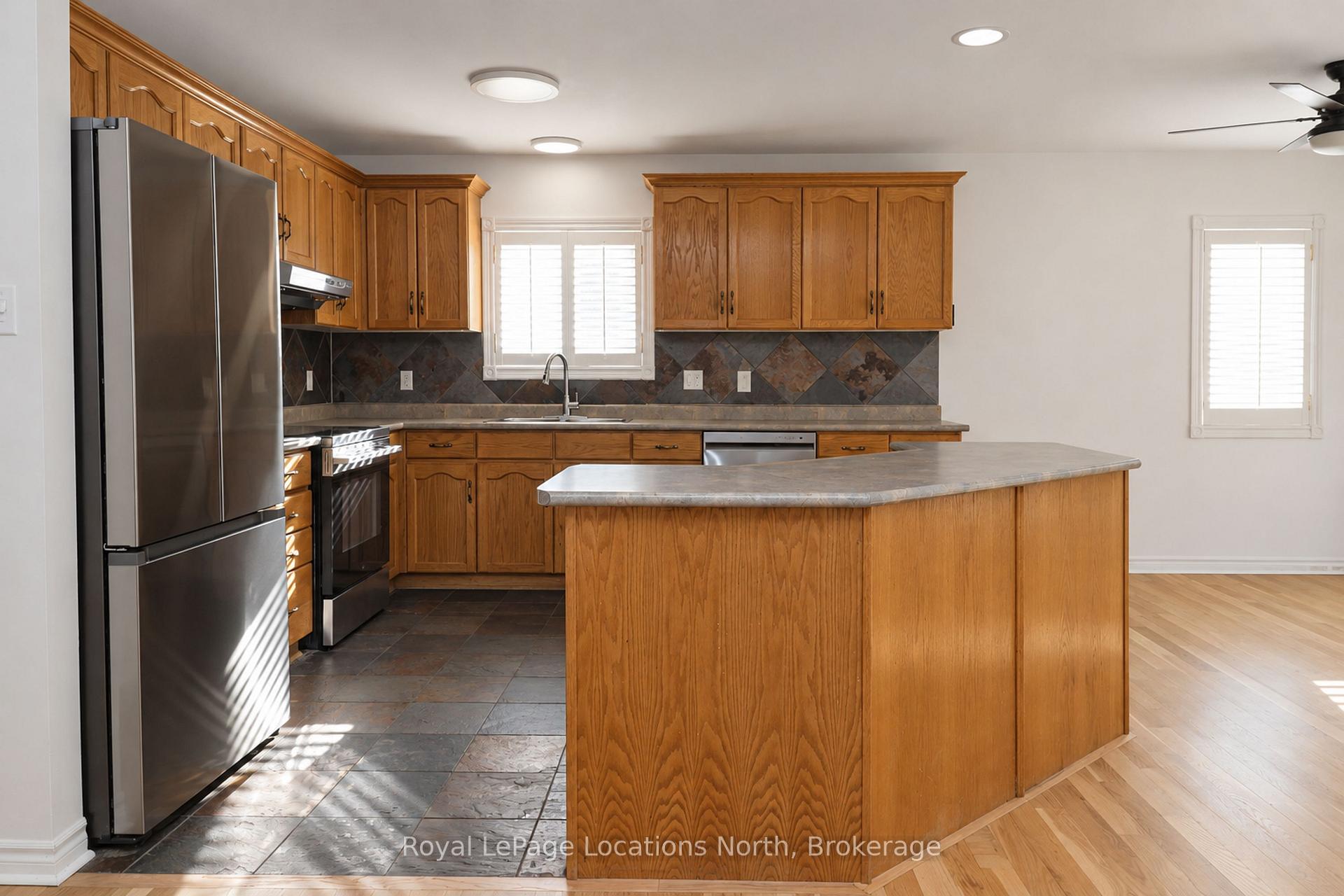 Photo 12 of 16 Donato Way, Wasaga Beach — HOMEH