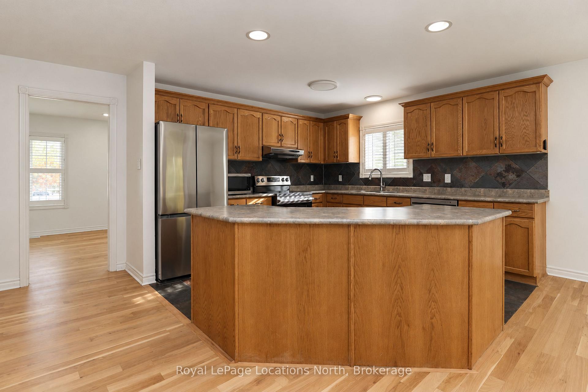 Photo 13 of 16 Donato Way, Wasaga Beach — HOMEH