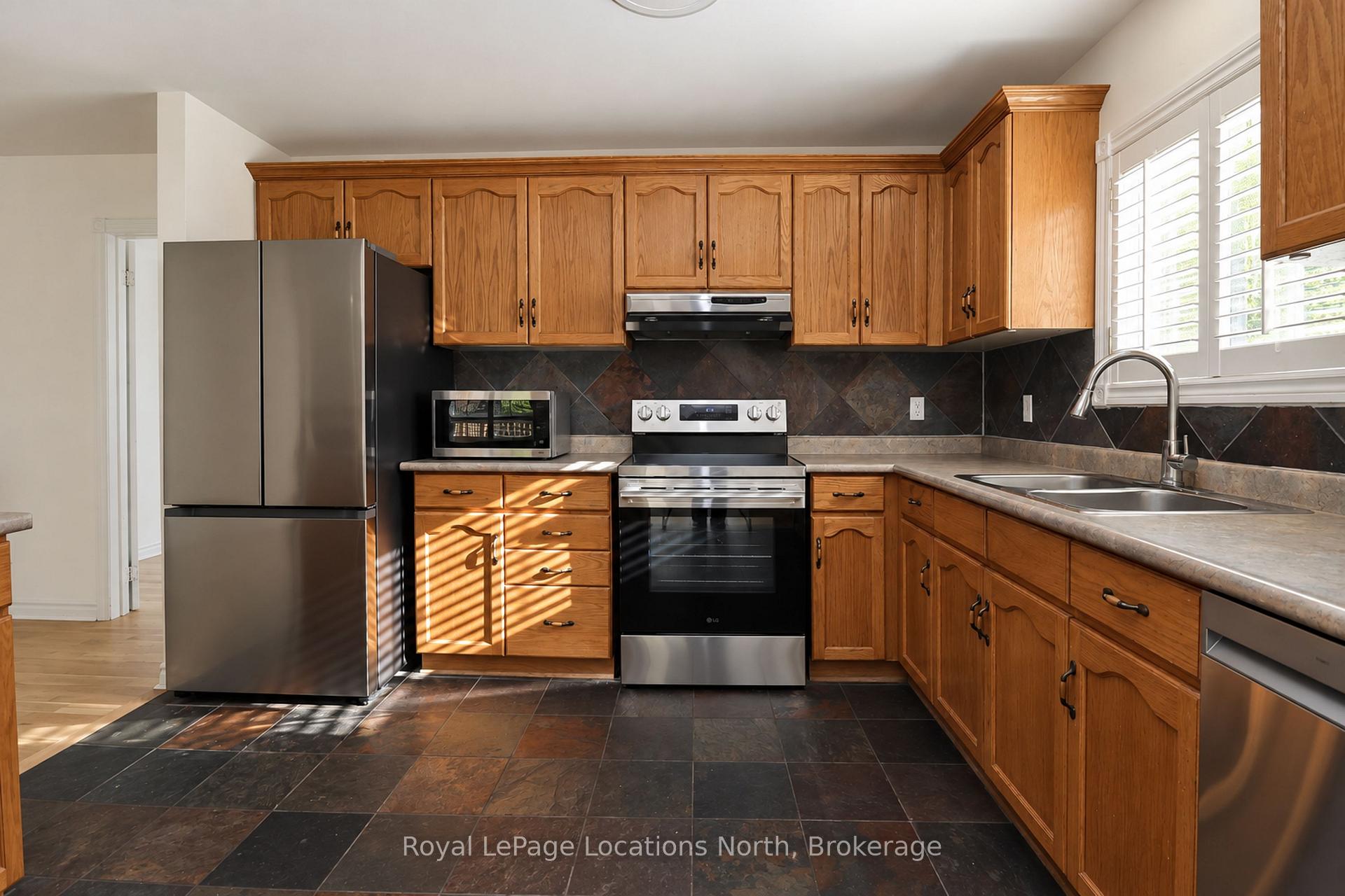 Photo 15 of 16 Donato Way, Wasaga Beach — HOMEH