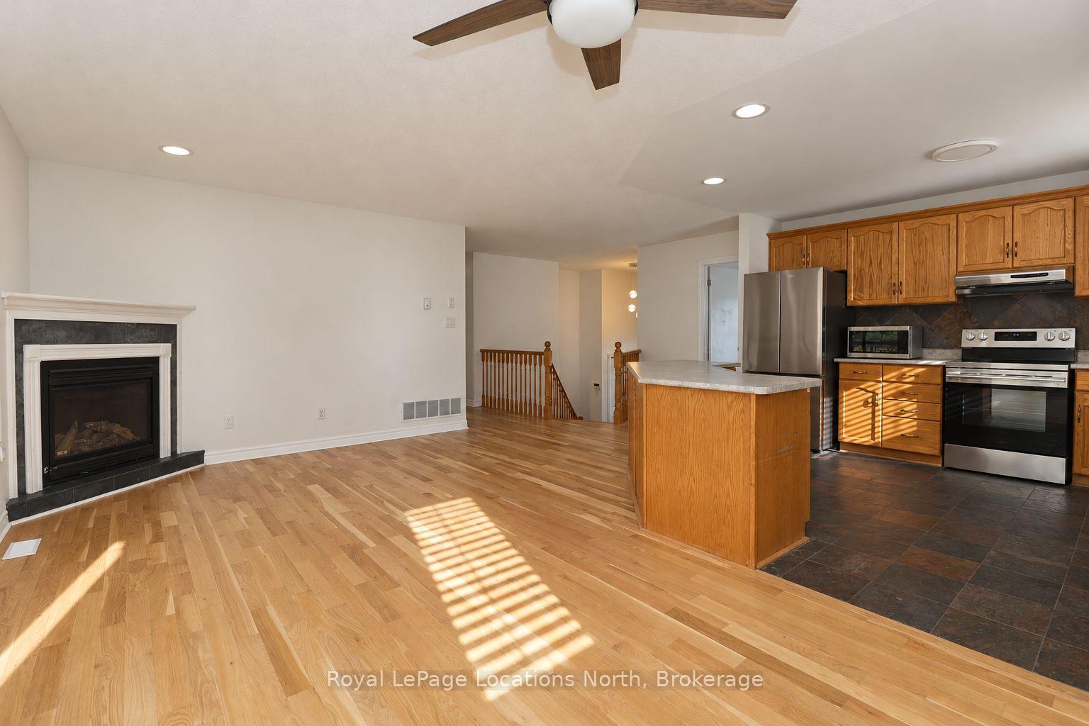 Photo 17 of 16 Donato Way, Wasaga Beach — HOMEH