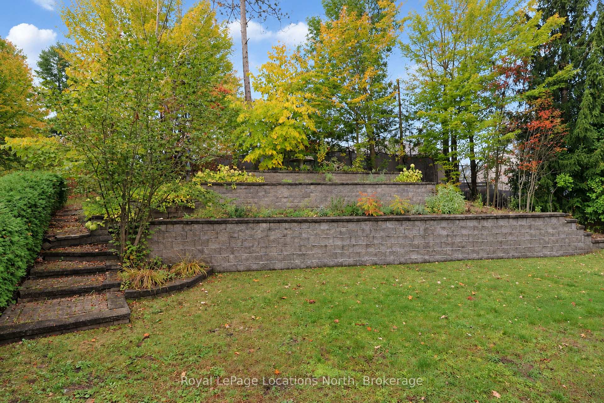 Photo 40 of 16 Donato Way, Wasaga Beach — HOMEH