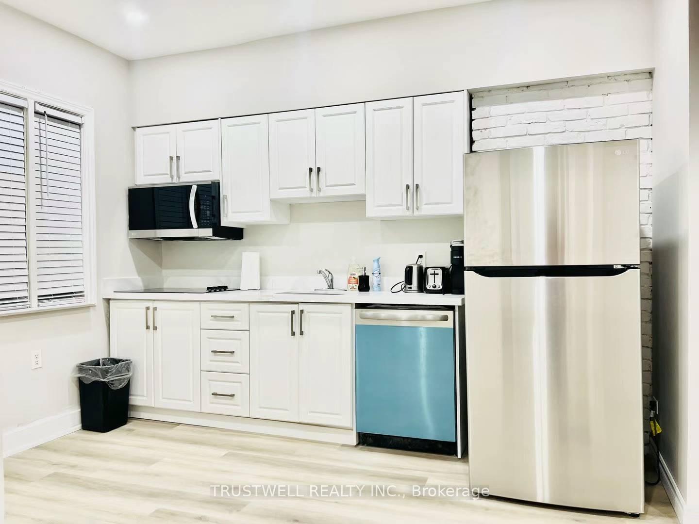 Photo 2 of 4440 Huron Street, Niagara Falls, Downtown — HOMEH