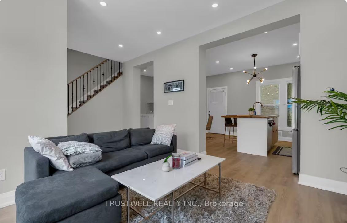 Photo 13 of 4440 Huron Street, Niagara Falls, Downtown — HOMEH