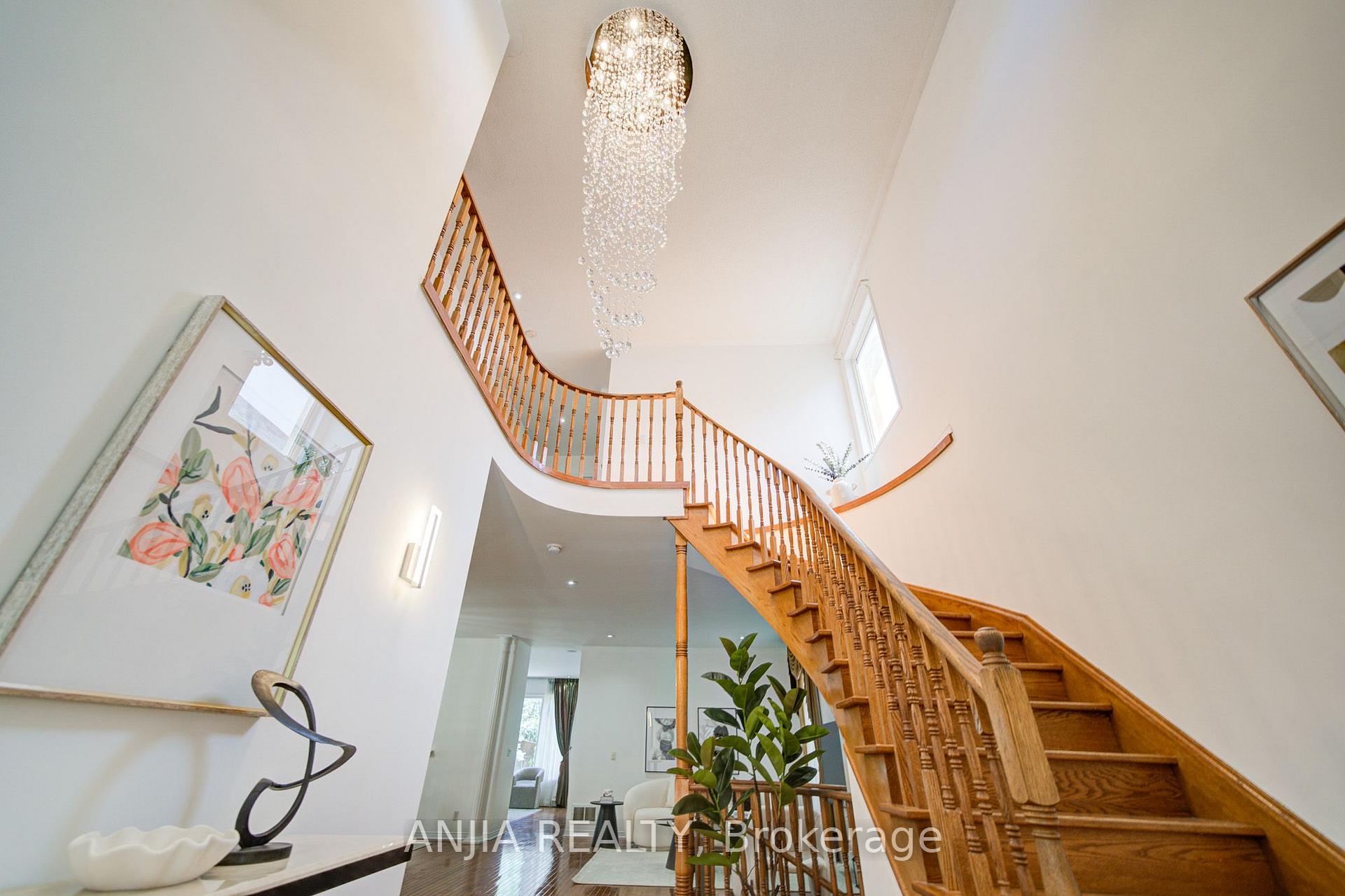 Photo 2 of 173 Russell Jarvis Drive, Markham, Legacy — HOMEH