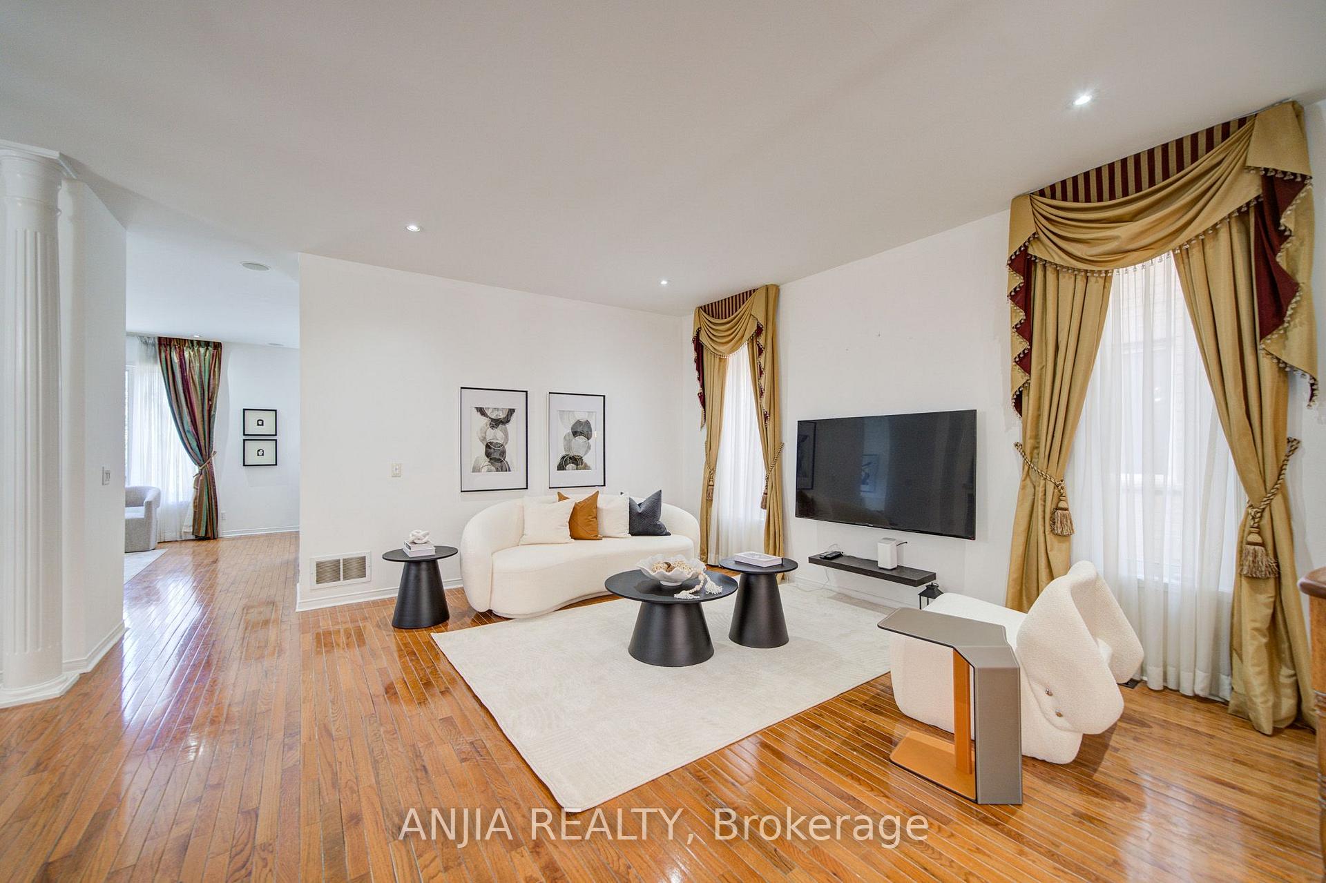 Photo 5 of 173 Russell Jarvis Drive, Markham, Legacy — HOMEH