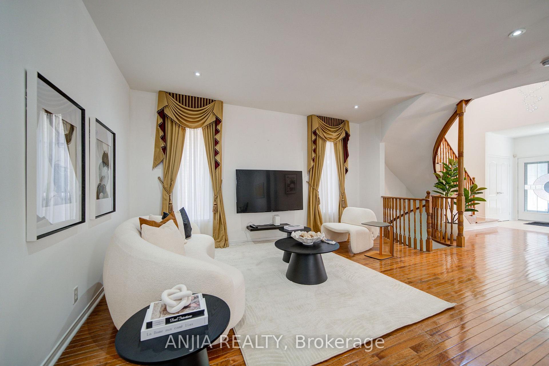 Photo 6 of 173 Russell Jarvis Drive, Markham, Legacy — HOMEH