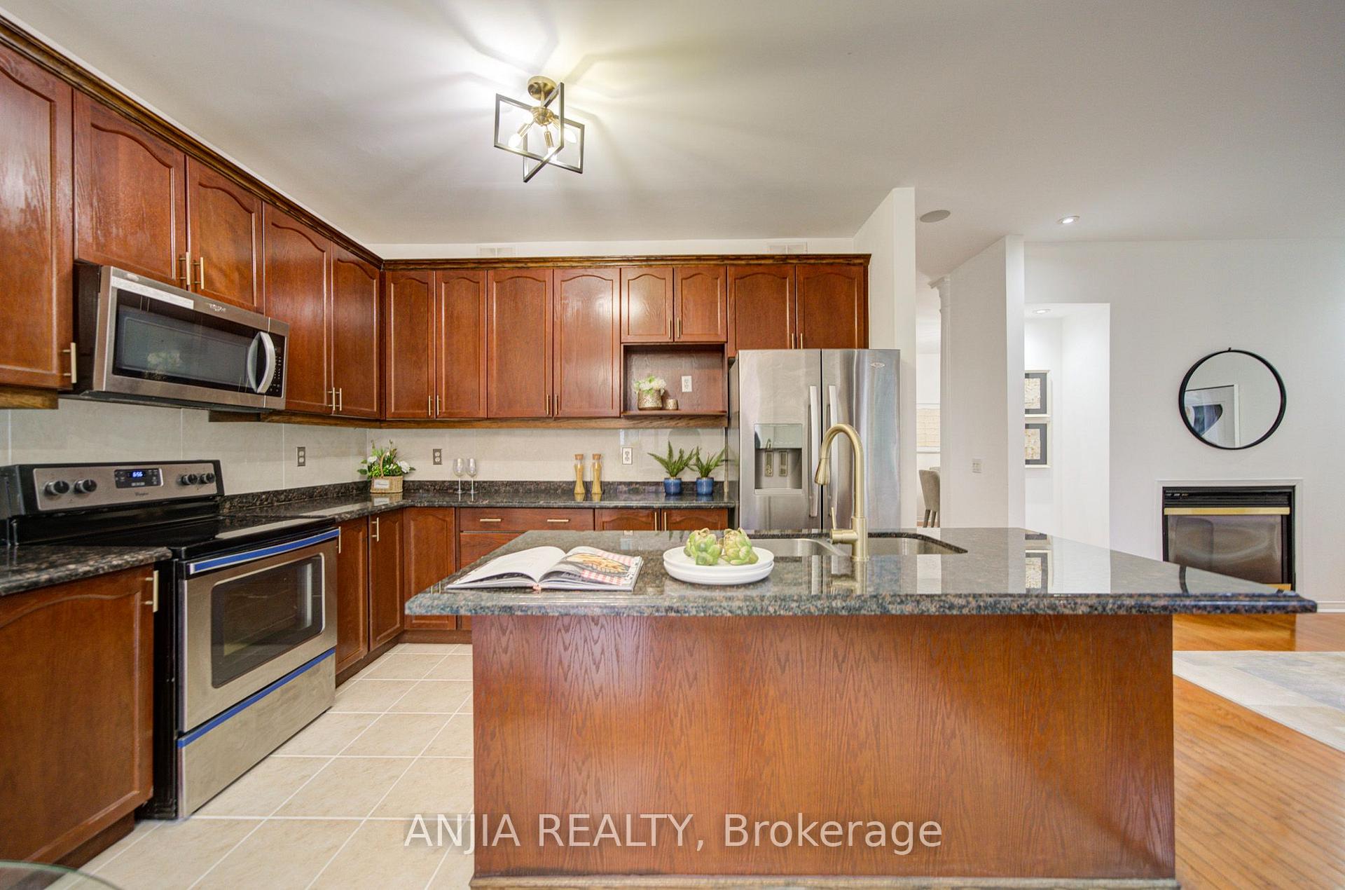 Photo 13 of 173 Russell Jarvis Drive, Markham, Legacy — HOMEH