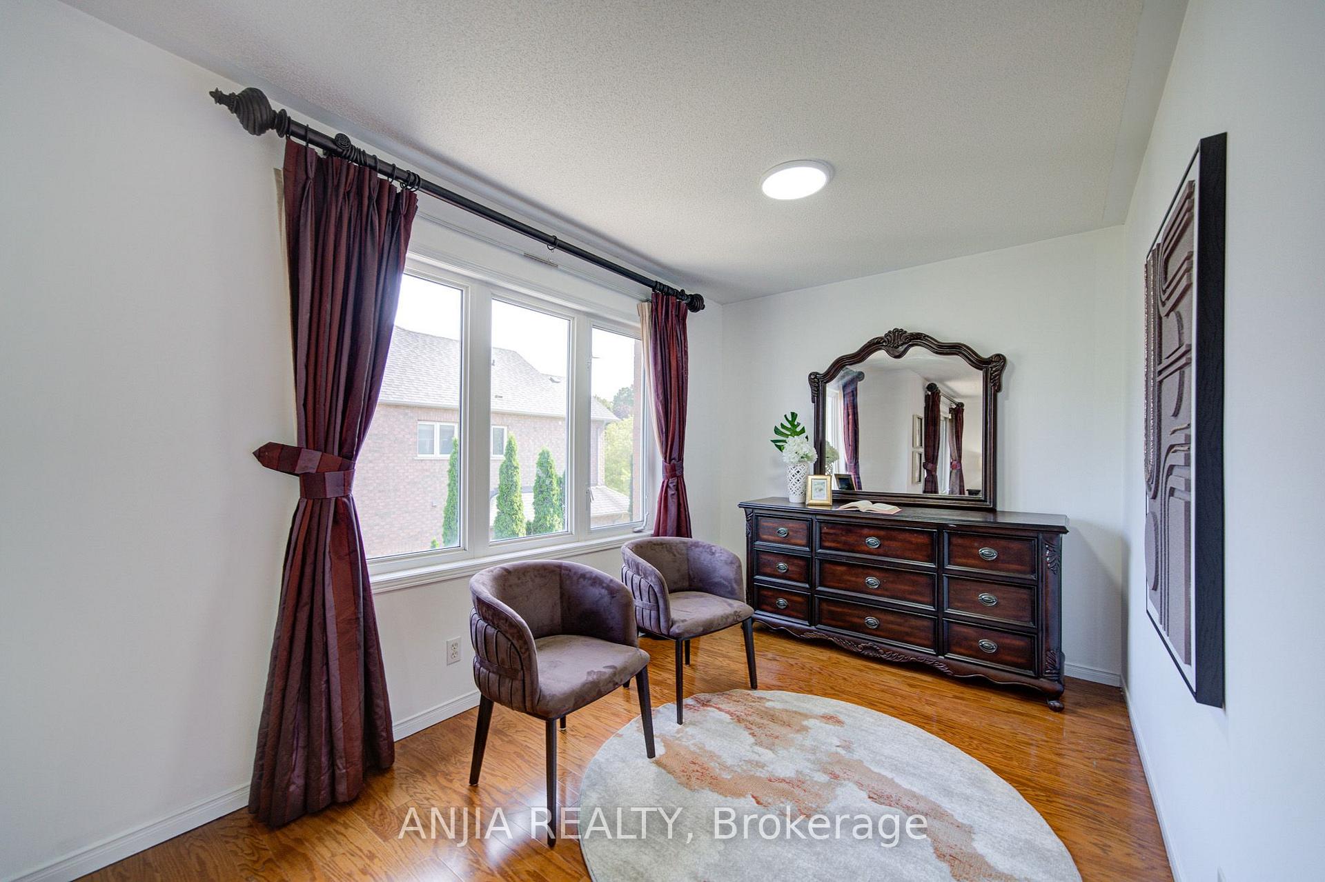 Photo 32 of 173 Russell Jarvis Drive, Markham, Legacy — HOMEH