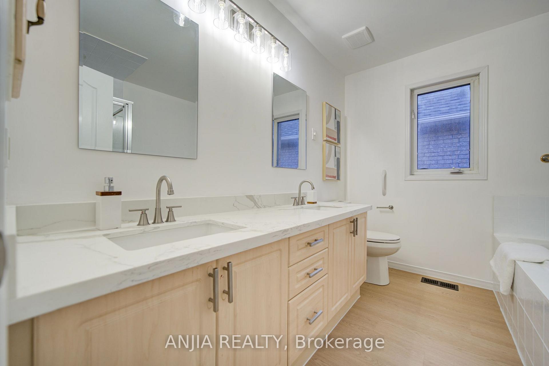 Photo 33 of 173 Russell Jarvis Drive, Markham, Legacy — HOMEH