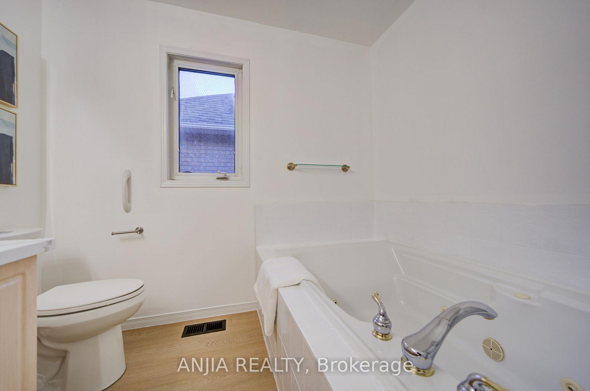 Photo 35 of 173 Russell Jarvis Drive, Markham, Legacy — HOMEH