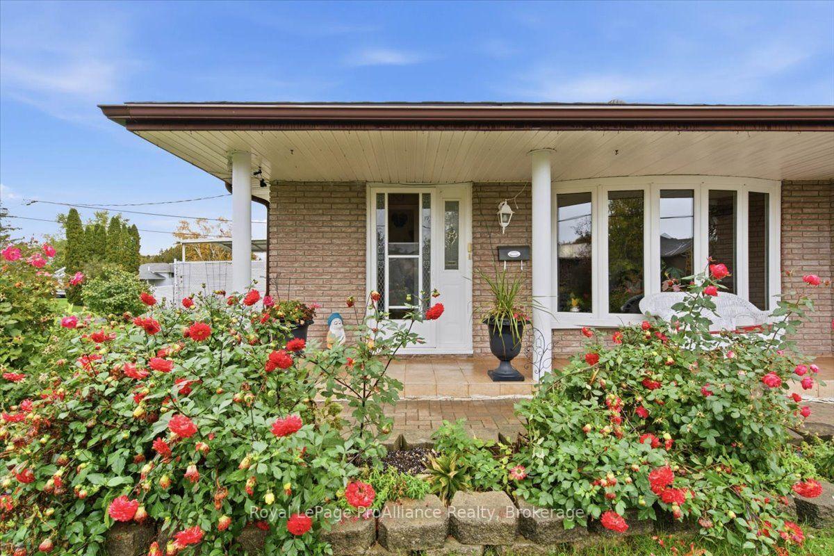 Photo 6 of 106 Burns Avenue, Quinte West, Sidney Ward — HOMEH