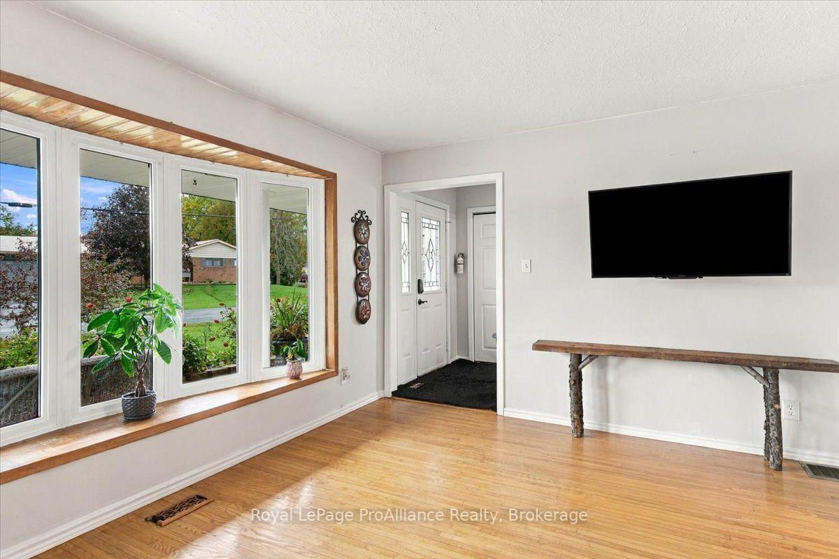 Photo 7 of 106 Burns Avenue, Quinte West, Sidney Ward — HOMEH