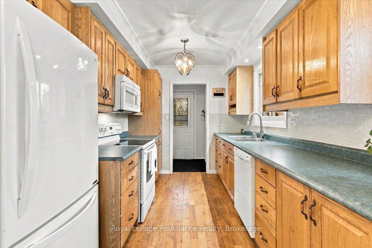 Photo 16 of 106 Burns Avenue, Quinte West, Sidney Ward — HOMEH