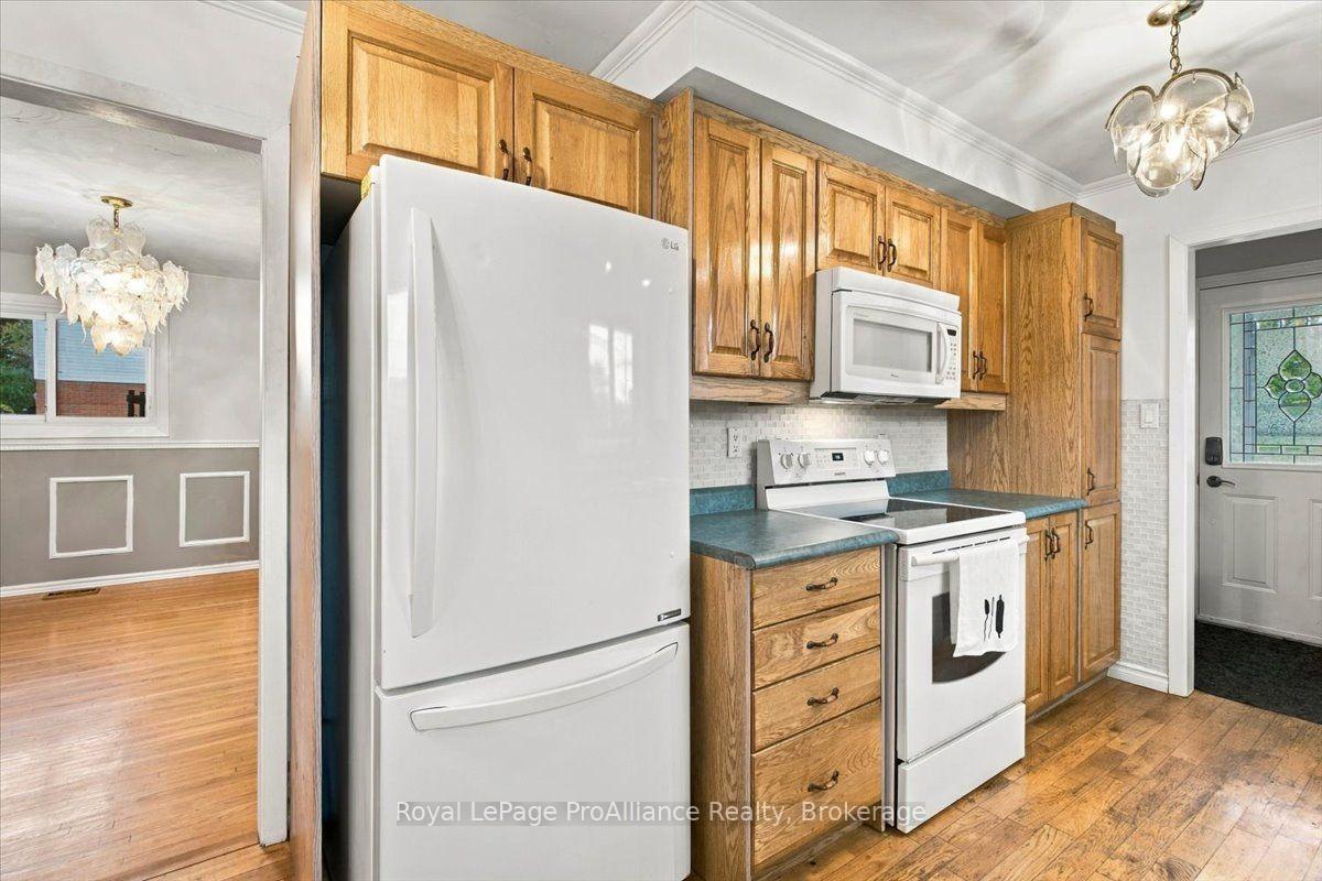 Photo 18 of 106 Burns Avenue, Quinte West, Sidney Ward — HOMEH