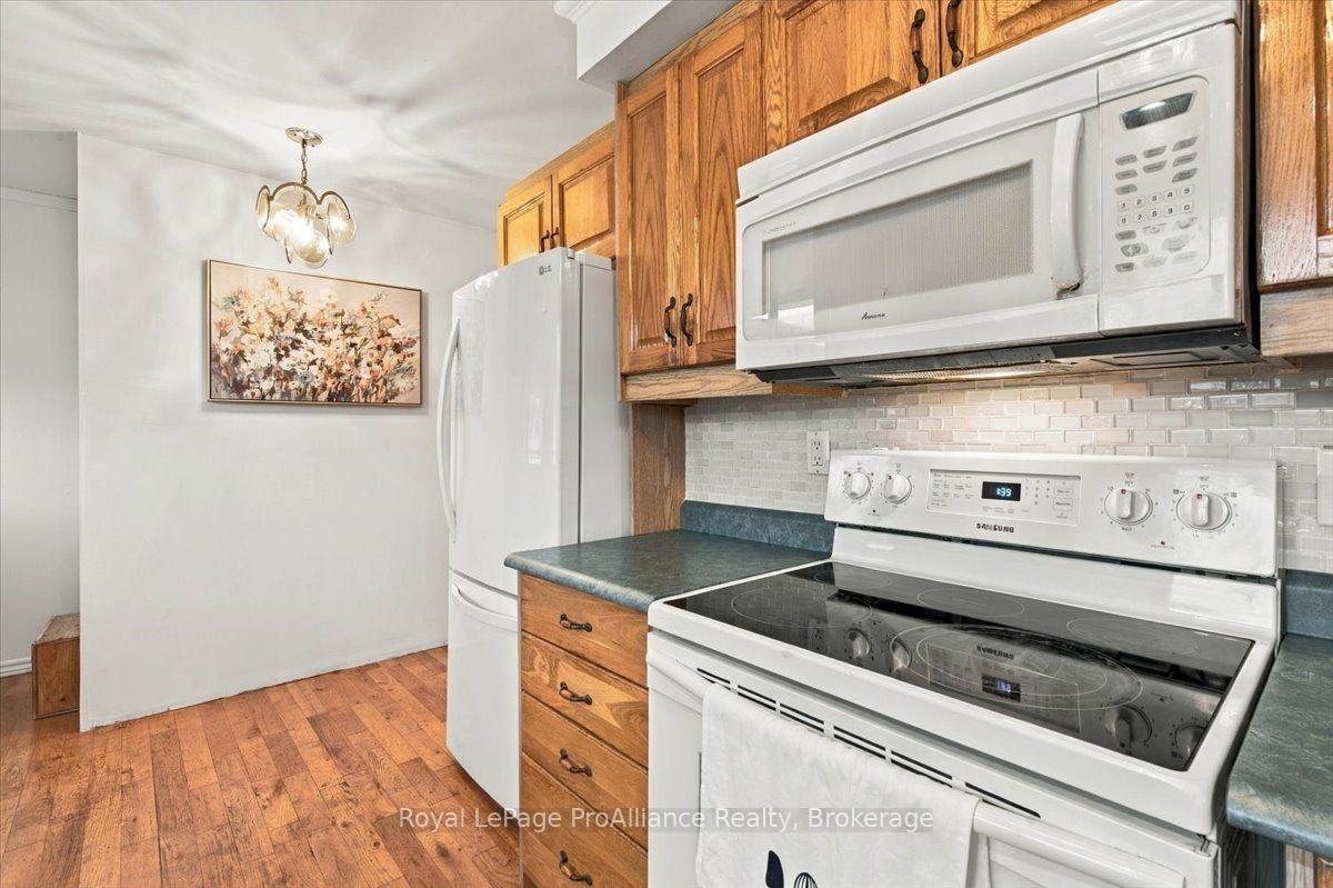 Photo 19 of 106 Burns Avenue, Quinte West, Sidney Ward — HOMEH