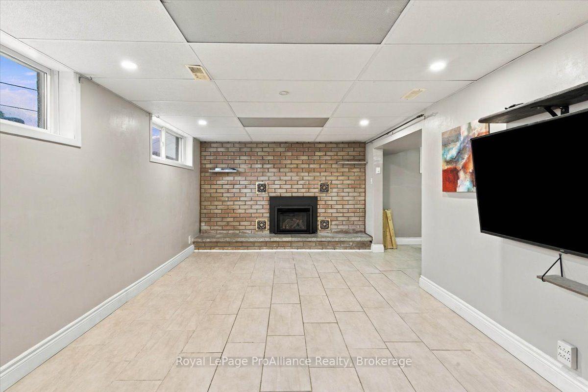 Photo 39 of 106 Burns Avenue, Quinte West, Sidney Ward — HOMEH
