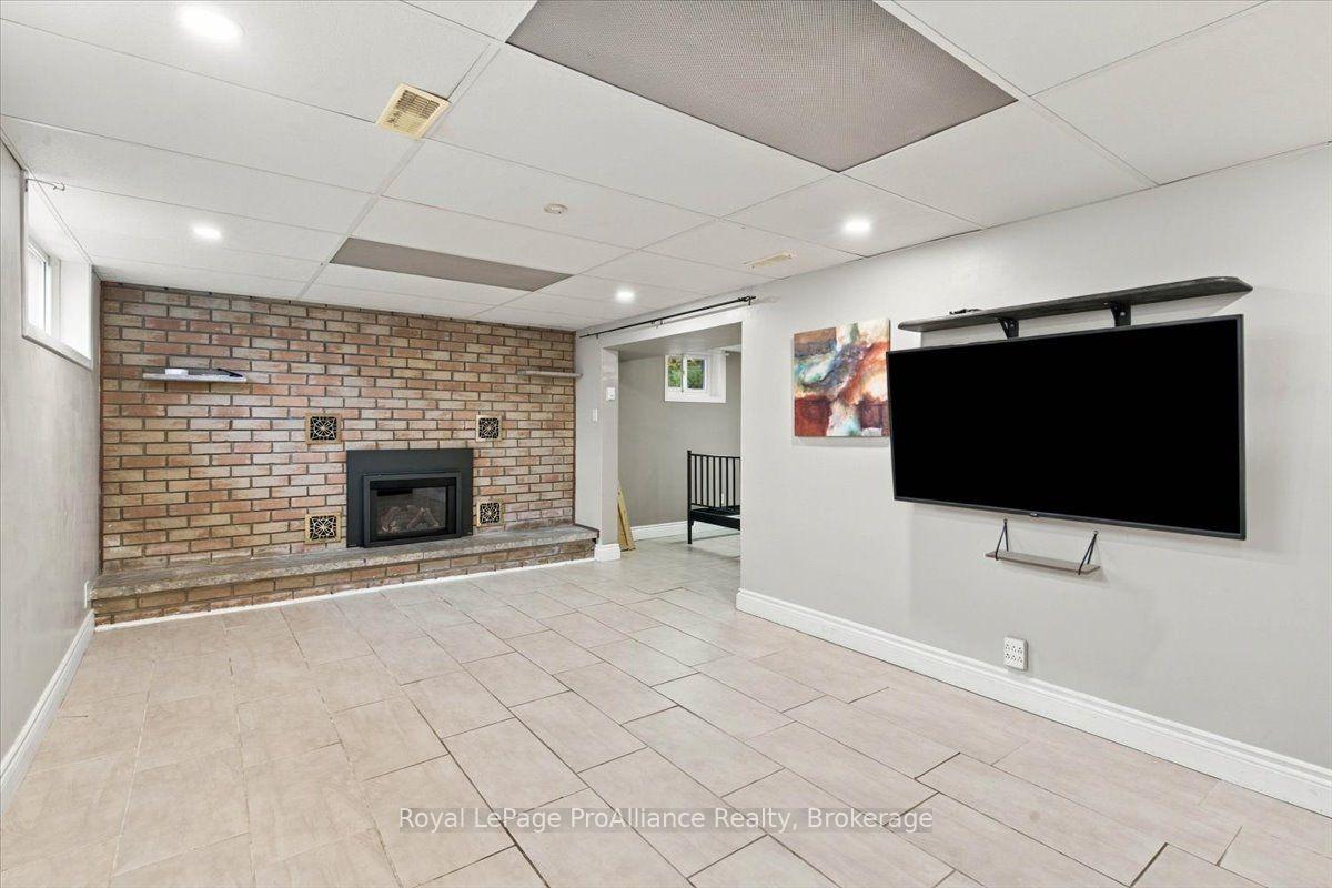 Photo 41 of 106 Burns Avenue, Quinte West, Sidney Ward — HOMEH