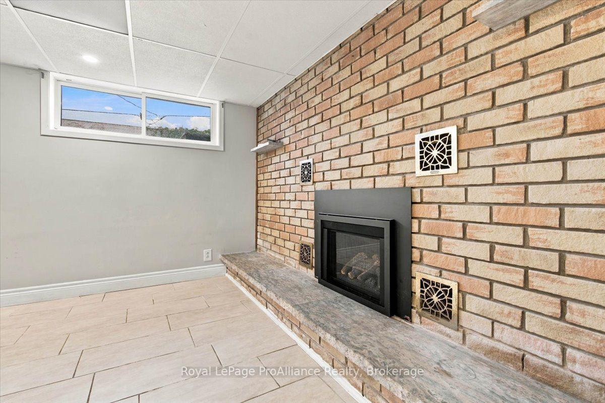 Photo 43 of 106 Burns Avenue, Quinte West, Sidney Ward — HOMEH