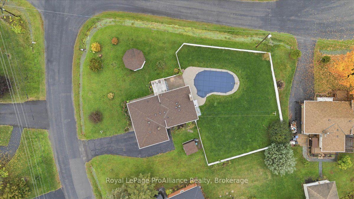 Photo 53 of 106 Burns Avenue, Quinte West, Sidney Ward — HOMEH