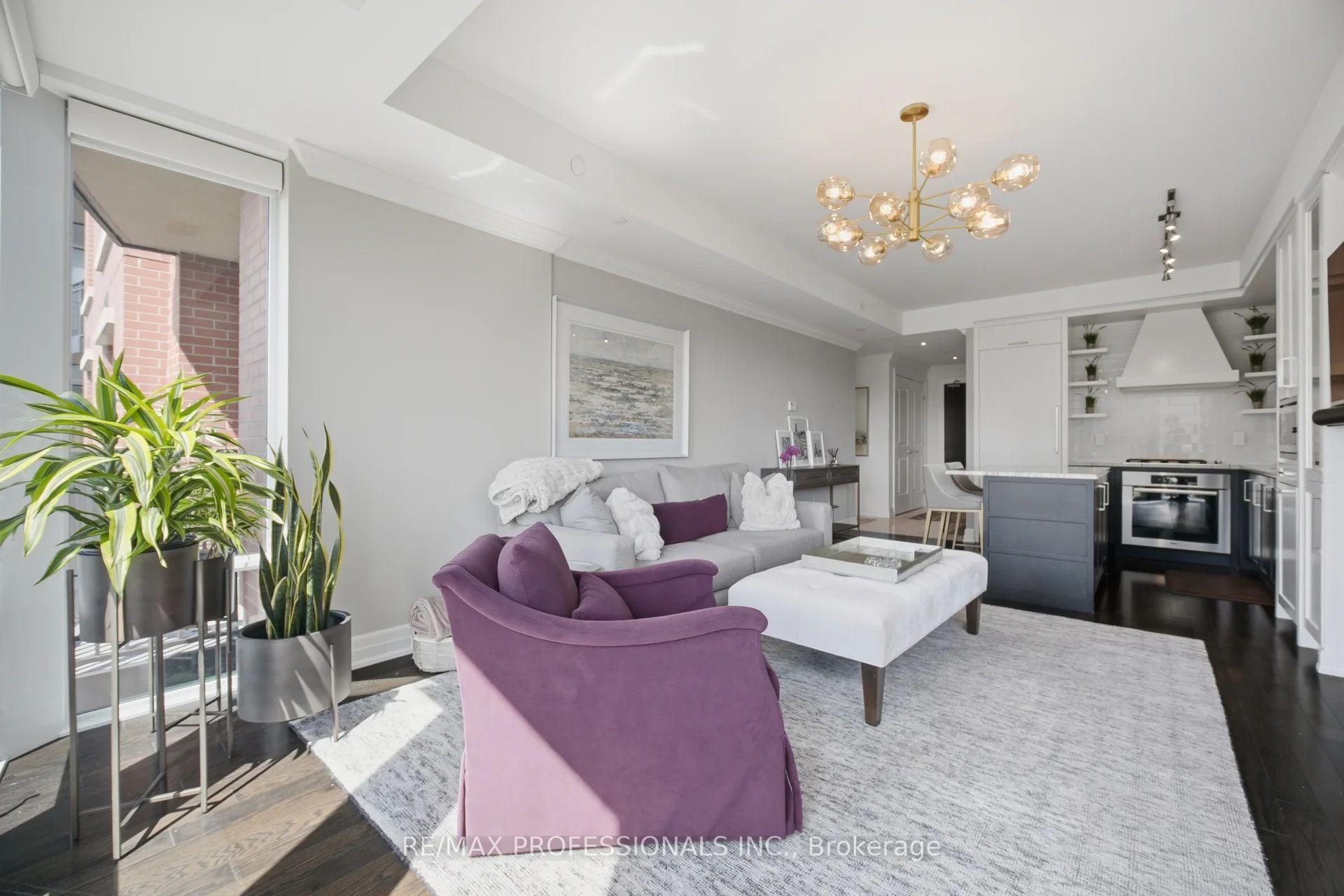 Photo 8 of Unit 512, 30 Old Mill Road, Etobicoke, Kingsway South — HOMEH