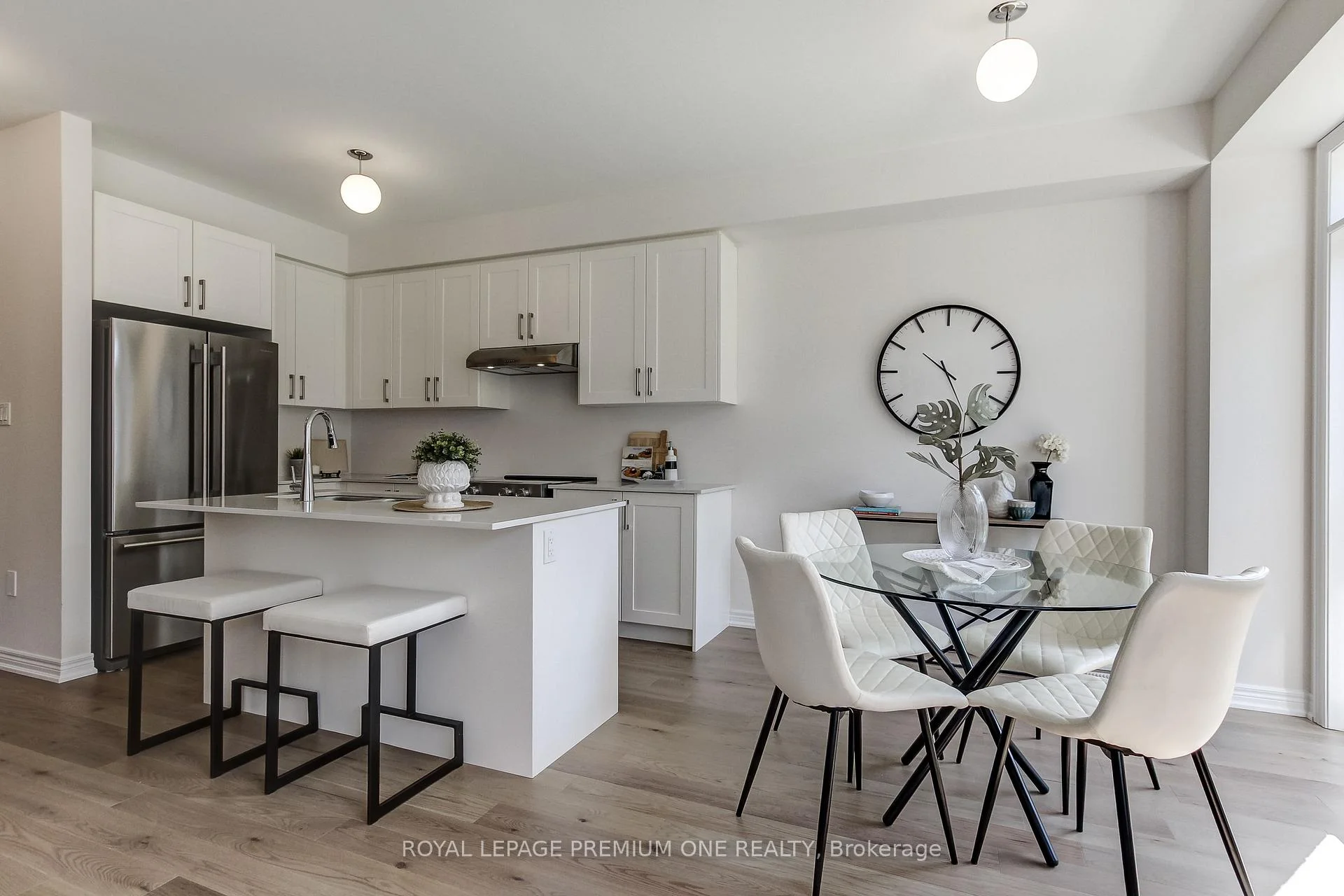 Photo 11 of 393 Kennedy Circle W, Milton, Cobban — HOMEH