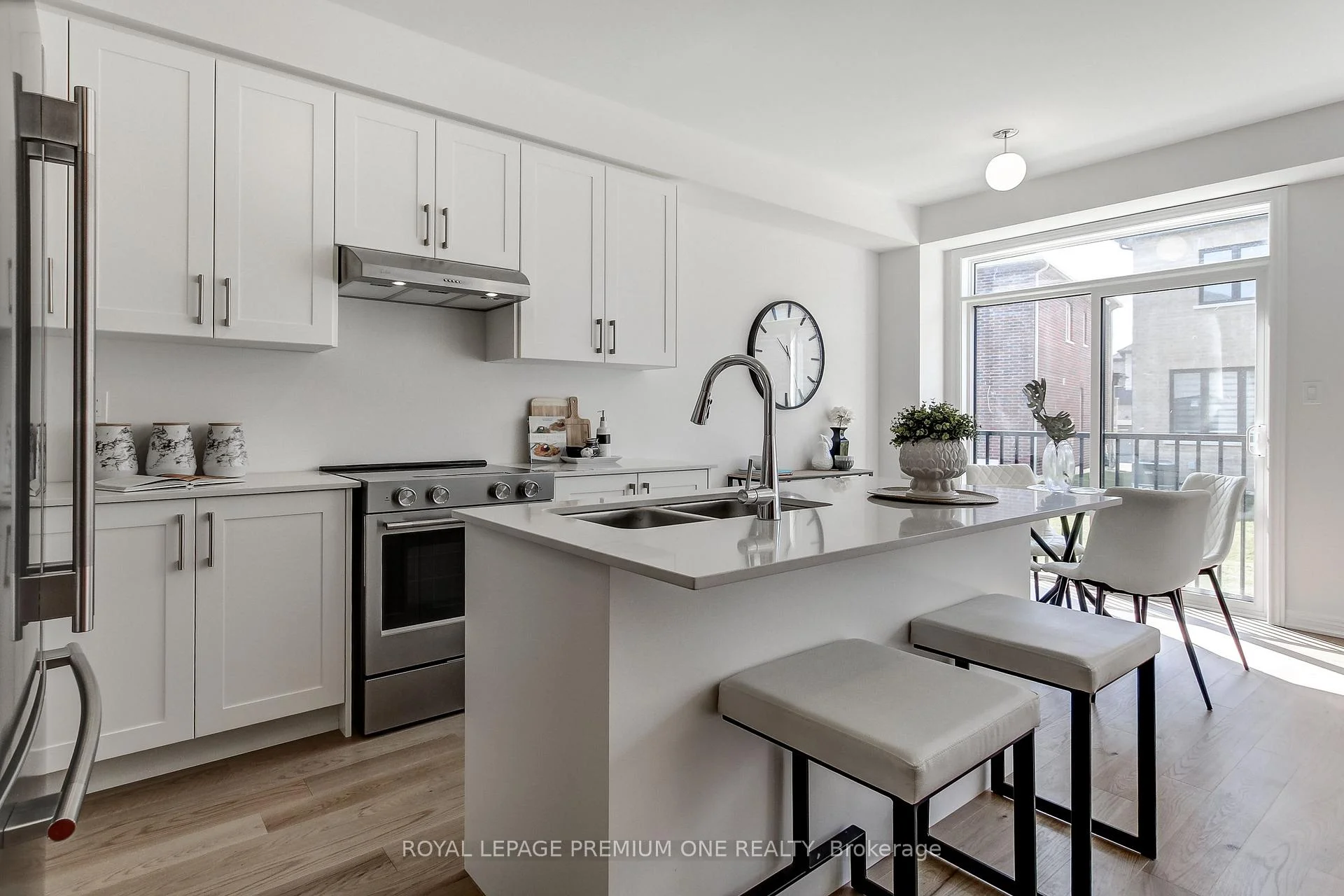 Photo 12 of 393 Kennedy Circle W, Milton, Cobban — HOMEH