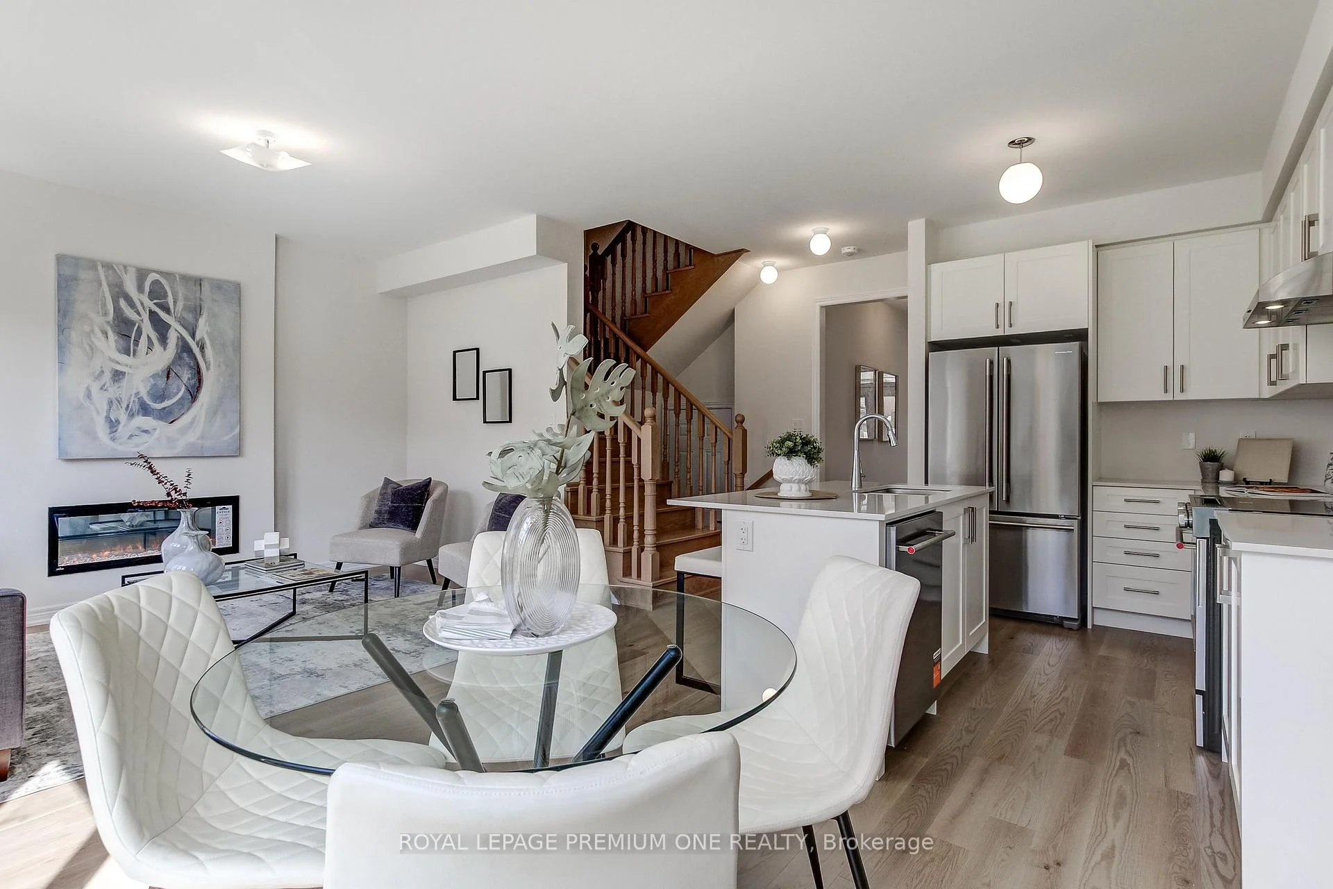 Photo 16 of 393 Kennedy Circle W, Milton, Cobban — HOMEH